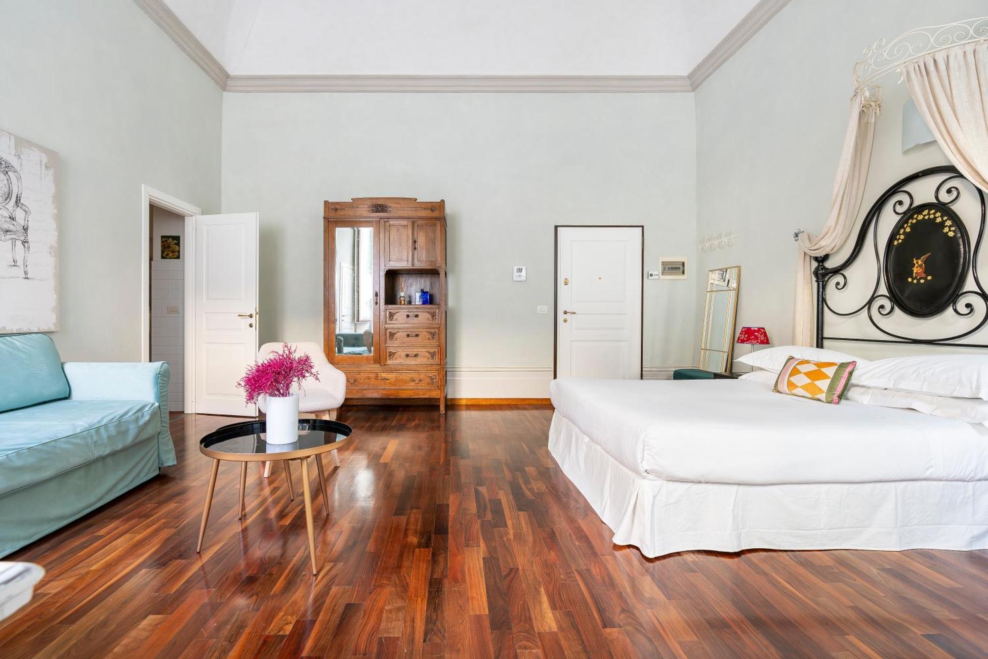 Palazzo Tornaquinci Florence